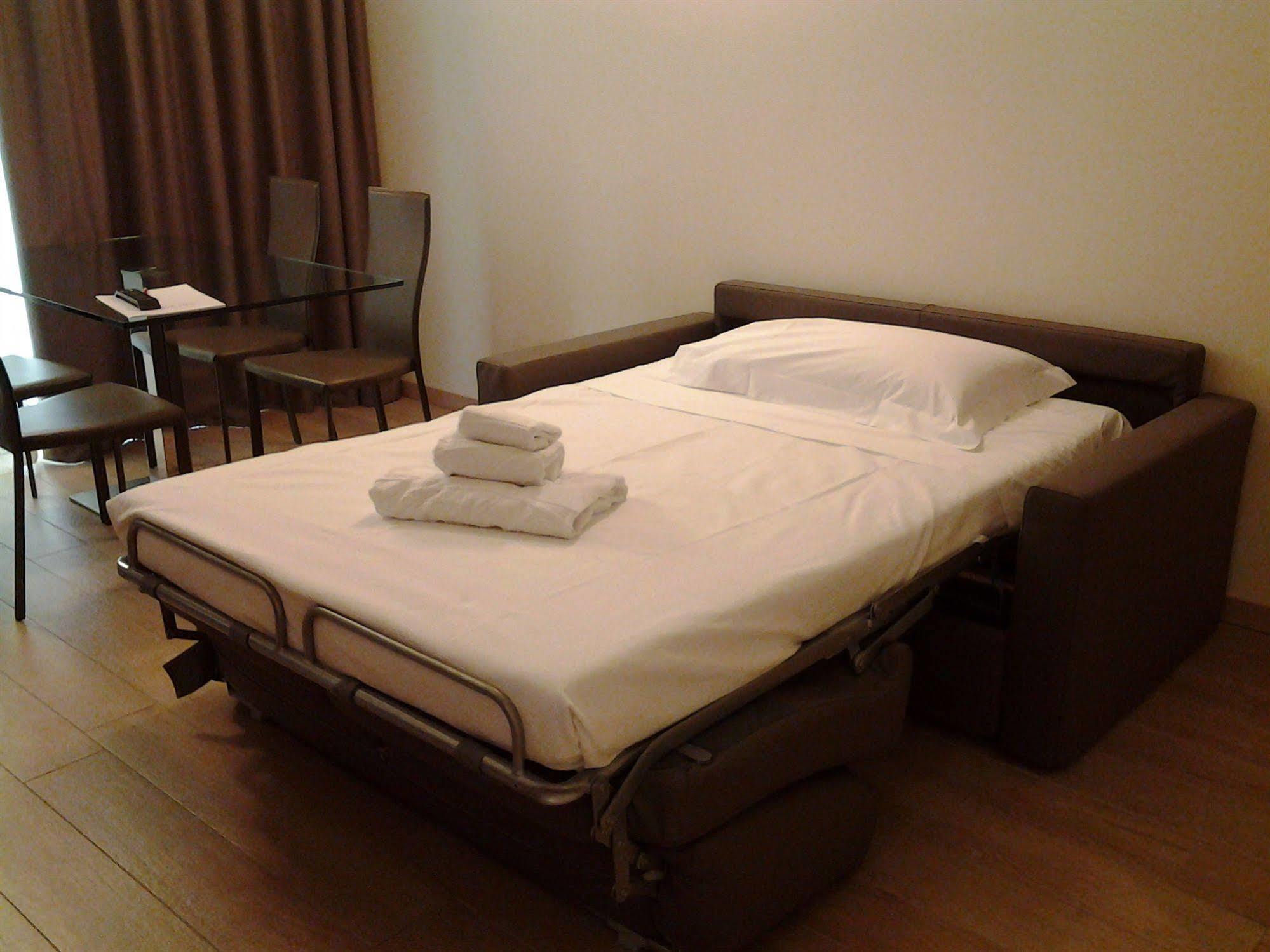 Residenza Agnello D'Oro Aparthotel Бусоленго Екстериор снимка